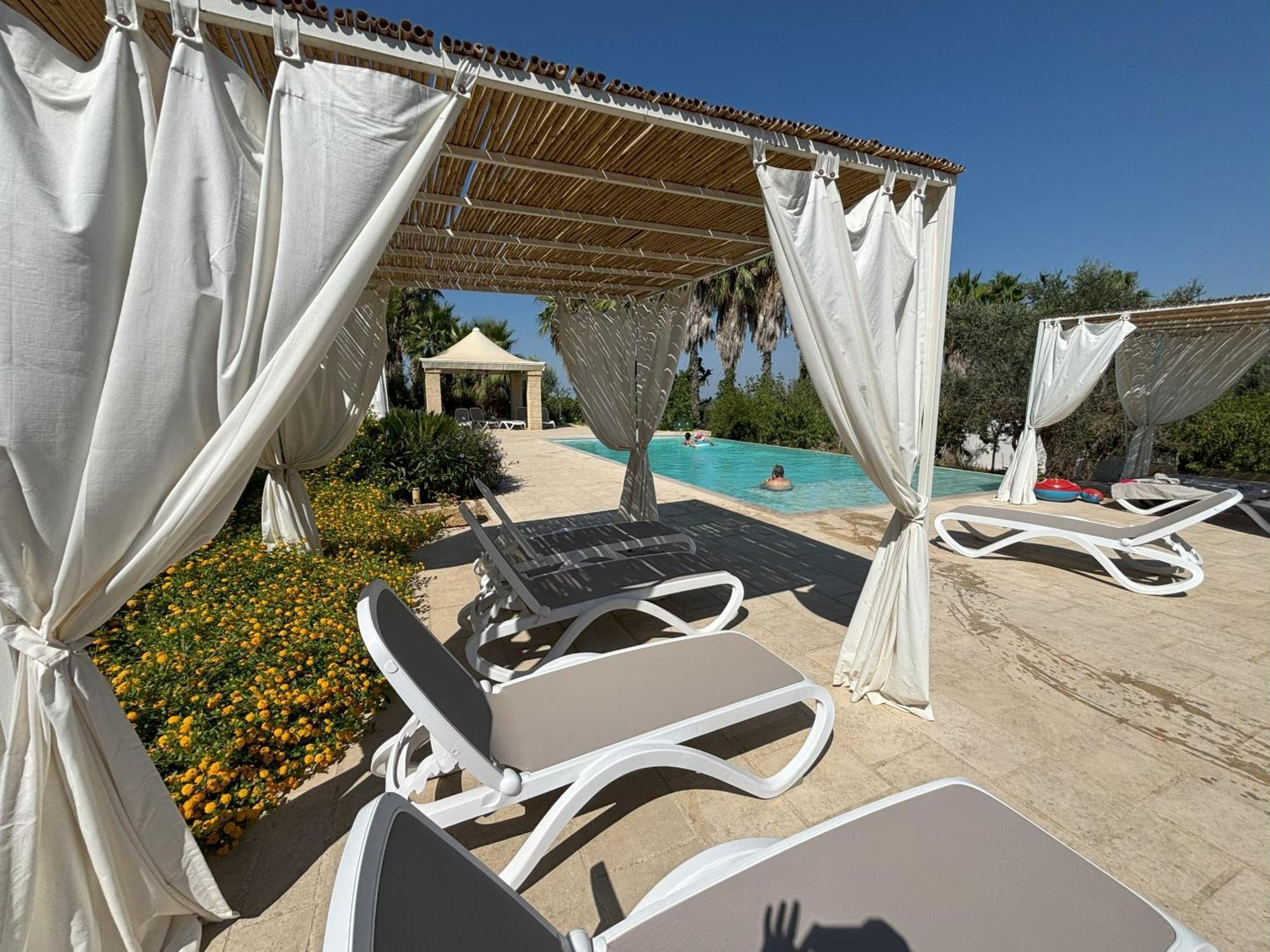 White Pool 7P Matino - Gallipoli Exterior photo